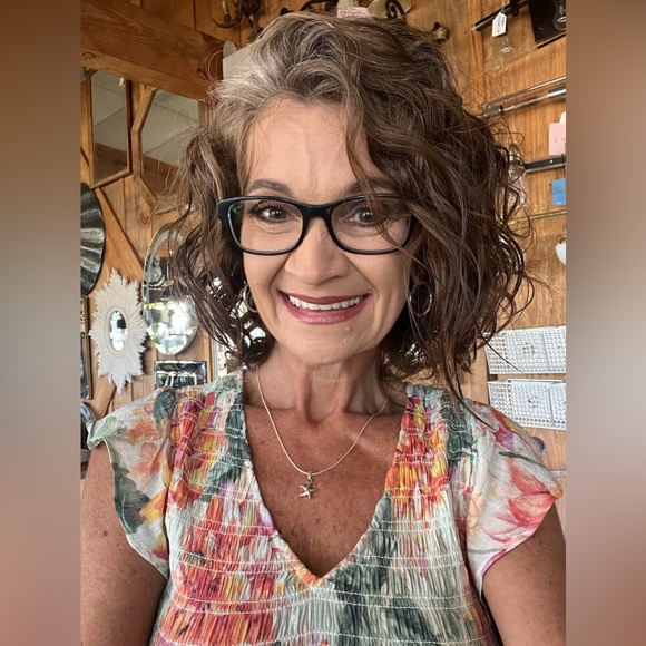 Meet your Posher, Teresa - Picture 3 of 3